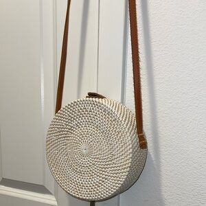 Round Wicker Beach Purse